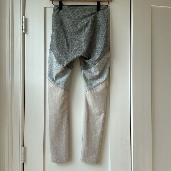 Outdoor Voices Springs 7/8 Legging Size Small Color block Grey Athletic Yoga - Picture 7 of 7
